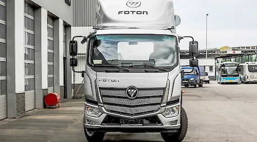 Средние грузовики FOTON M12 vs FOTON M18: различия и особенности